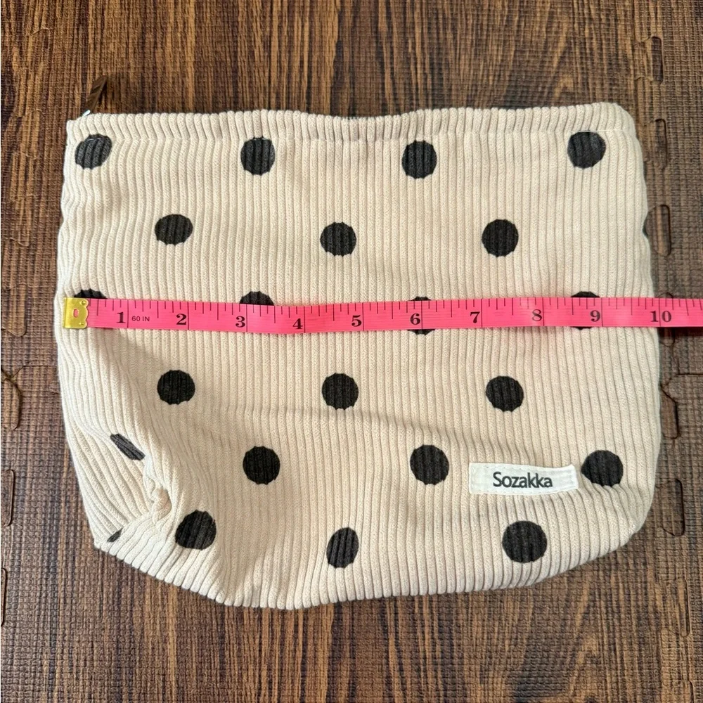 Assorted Pouches - Perfect for Essentials - Picture 2 of 16